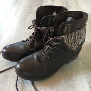 Brown fold top low heal boots ankle cut lace up